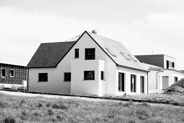 Transformez l'Écologie de Votre Piscine Carrée : Stratégies Écologiques et Conseils Pratiques pour un Espace Aquatique Durable